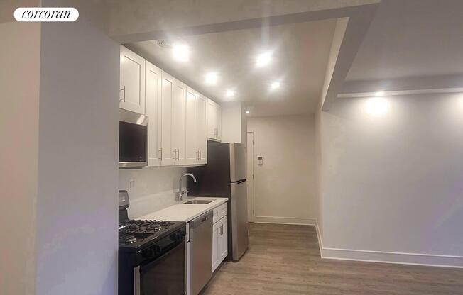 2 beds, 1 bath, $7,400, Unit 5I