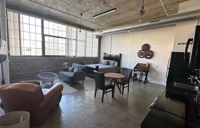 Studio, 1 bath, 610 sqft, $1,450, Unit 110-602