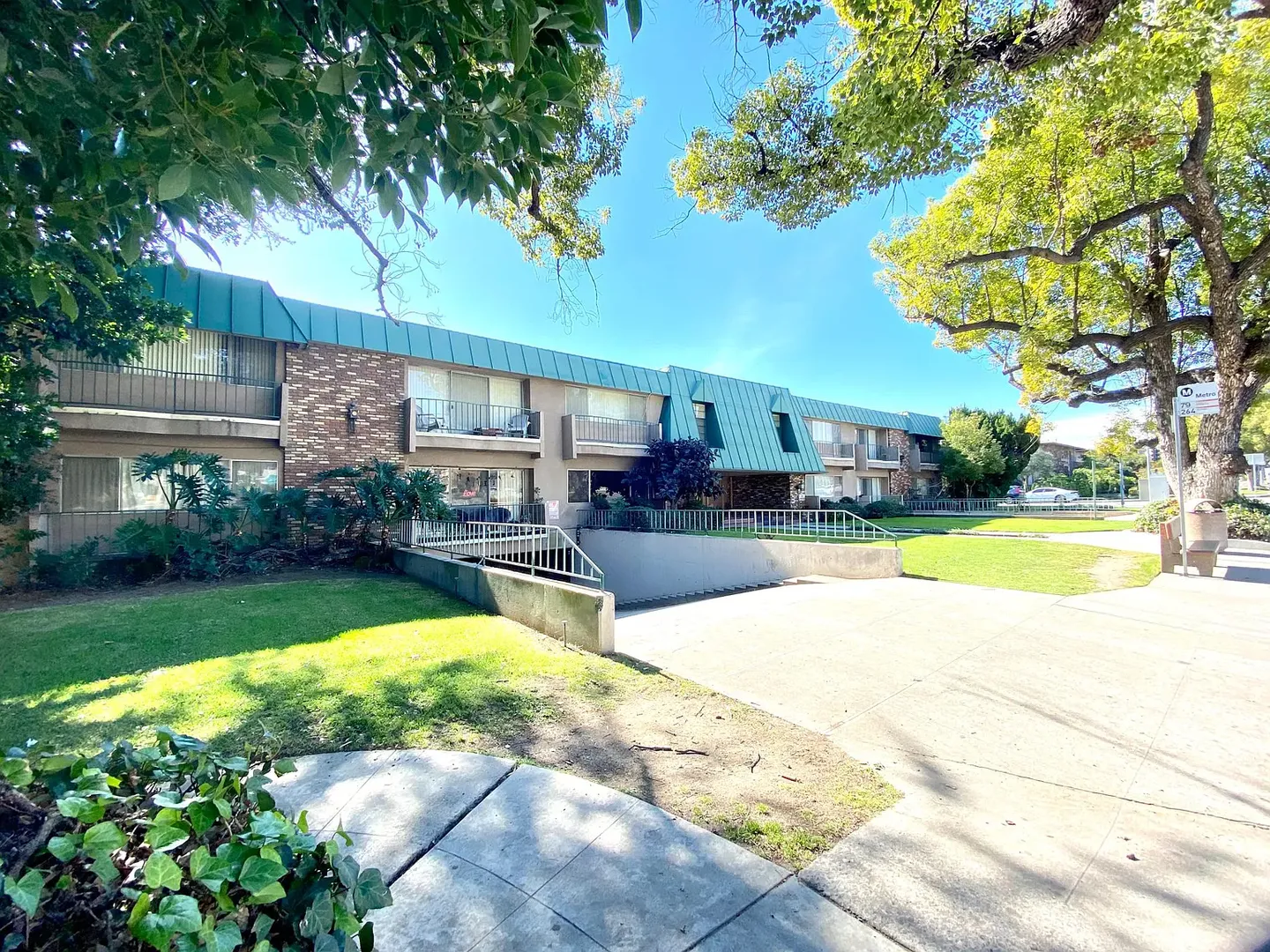 127 - SUTTON TERRACE