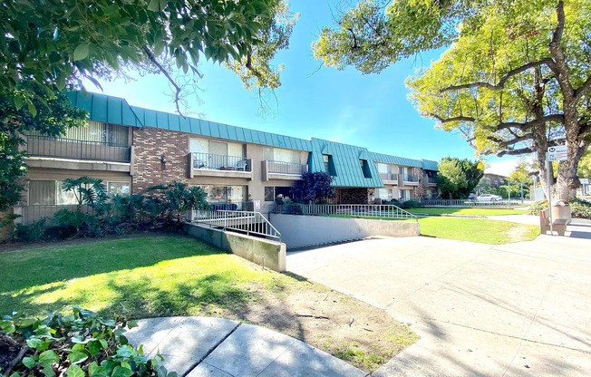 127 - SUTTON TERRACE