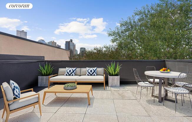23 N ELLIOTT PL