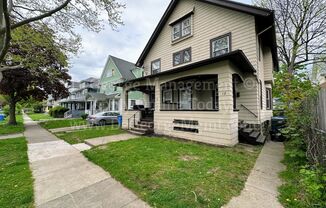 Spacious 3 Bedroom Townhome for Rent in Rochester NY!