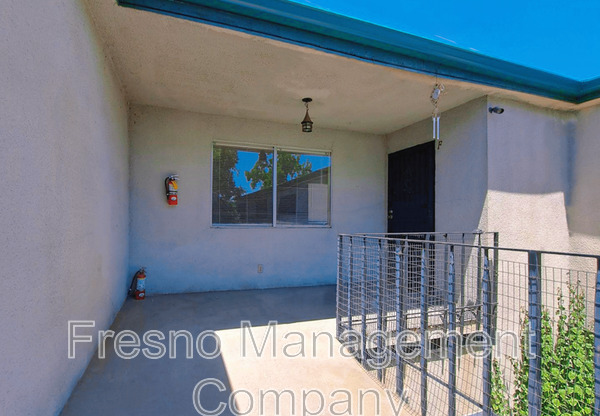 3363 E SIERRA MADRE AVE