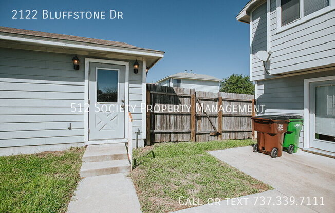 2122 BLUFFSTONE DR