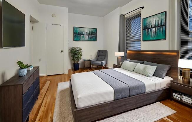 339 E 57 ST