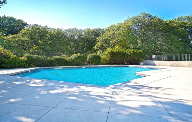 2 beds, 1 bath, 1,050 sqft, $2,400, Unit 59-2