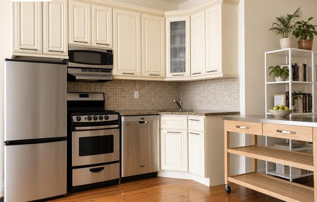 527 NOSTRAND AVE