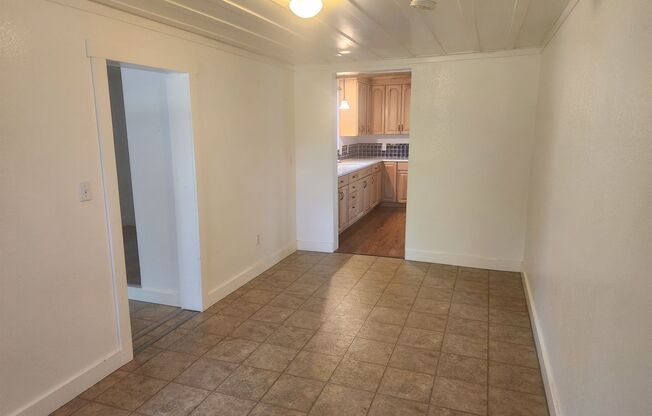 3 beds, 1 bath, $3,300