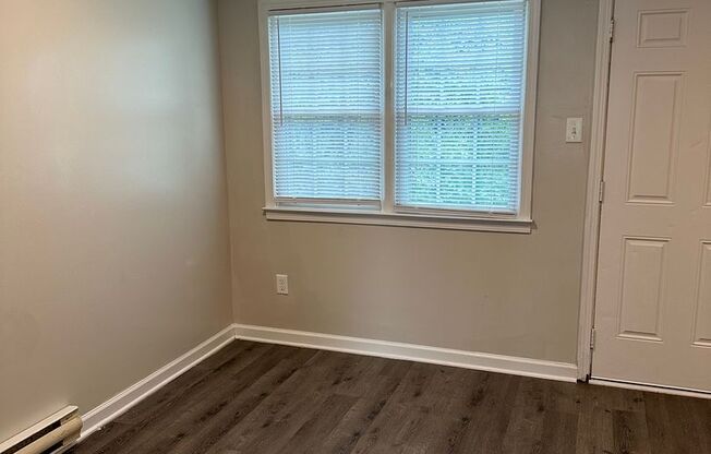 2 beds, 1.5 baths, 950 sqft, $1,100, Unit 621 Key Street, Unit #2