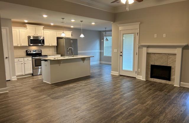 215 COLLINSTOWN AVE