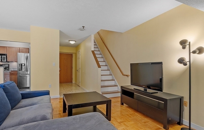 2 beds, 2.5 baths, 1,145 sqft, $3,500, Unit 717