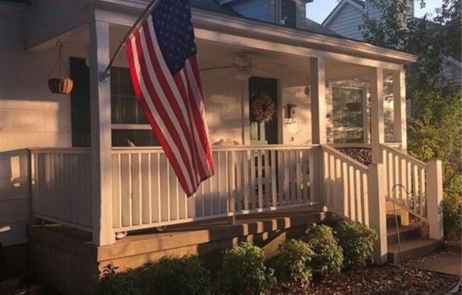 ADORABLE BUNGALOW LOCATED IN ARLINGTON HEIGHTS!