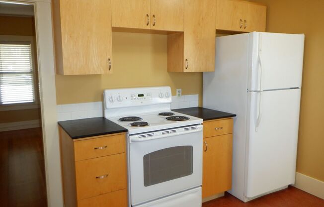 1 bed, 1 bath, 600 sqft, $1,549, Unit 12