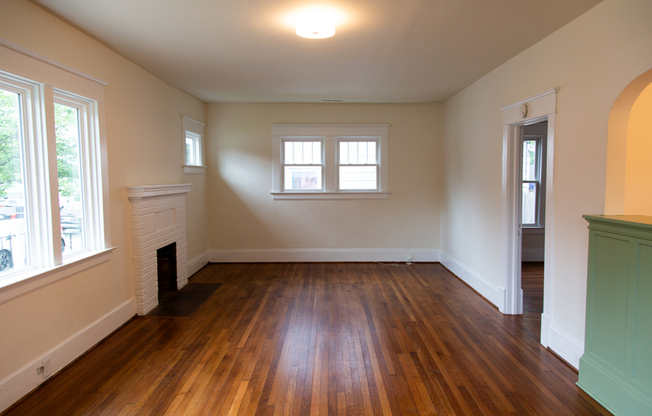 2411 N ROXBORO ST