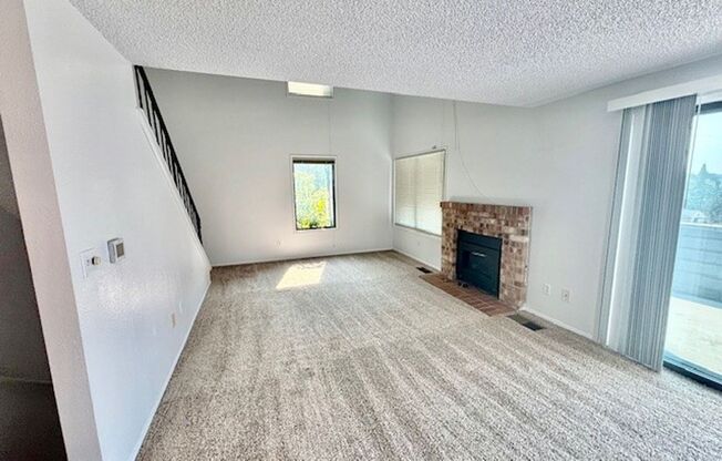 DES MOINES CONDO WITH PEEK-A-BOO SOUND VIEWS & PRIVATE GARAGE!