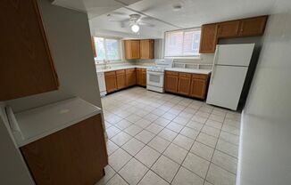 2 beds, 1 bath, $1,899, Unit Unit B