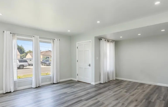 BEAUTIFUL 2 BEDROOM 2 BATH HOME