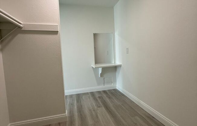 2 beds, 1 bath, 850 sqft, $2,325, Unit 9185-10