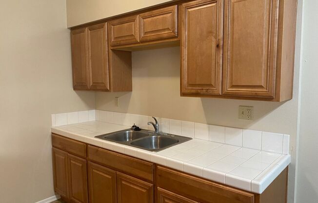 1 bed, 1 bath, $1,895, Unit M