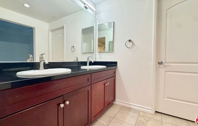 1 bed, 1 bath, 1,050 sqft, $3,100, Unit 426