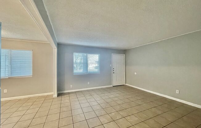 2 beds, 1 bath, 750 sqft, $835, Unit 19