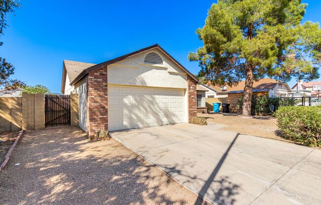 Charming 3-bedroom, 2-bathroom home in Phoenix!