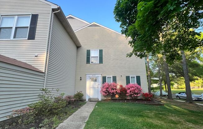 Amazing 3 BR/2 BA Townhome in Bowie Town Center!