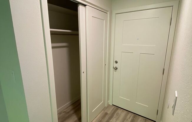 2 beds, 1 bath, 850 sqft, $1,395, Unit 301