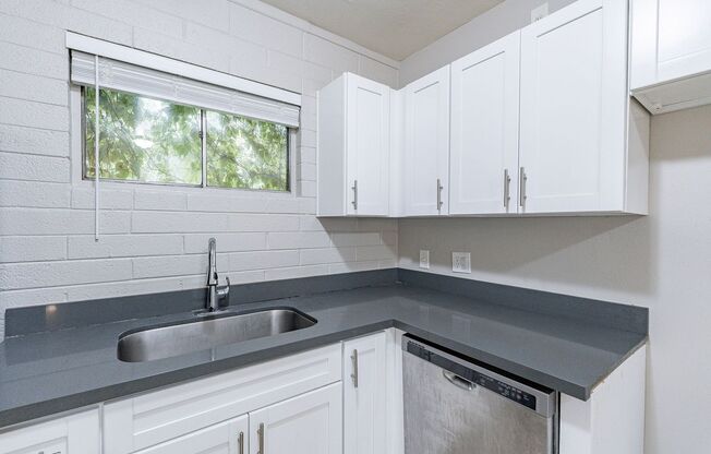 Beautiful Renovations One and Two Bedrooms Located in the Heart of Tempe!