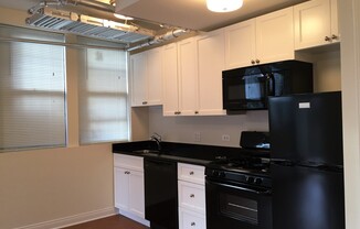 1 bed, 1 bath, 679 sqft, $2,000, Unit GR 712-BS