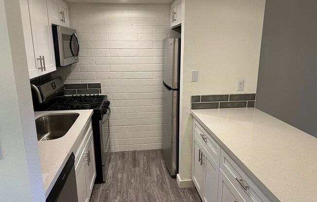 1 bed, 1 bath, 684 sqft, $1,340, Unit 112