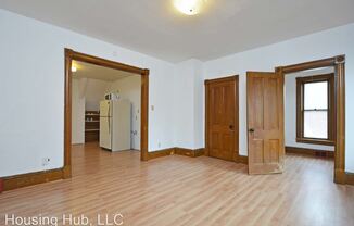 1083 Bush Ave