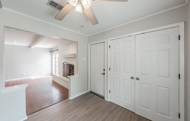 Bright, clean & open concept 3/2/2 home Plano - 1300 Potomac Drive, Plano TX 75075