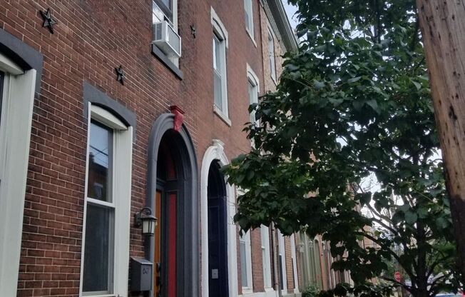 1 bed, 1 bath, $1,400, Unit 1R