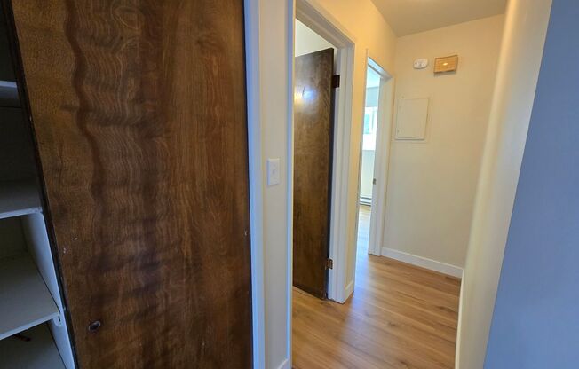 1 bed, 1 bath, 650 sqft, $1,100, Unit 102