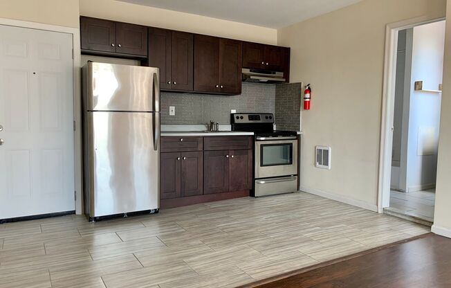 Studio, 1 bath, 650 sqft, $895, Unit Apt 2F