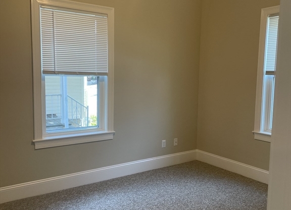 2 beds, 1 bath, 1,000 sqft, $2,600, Unit 43