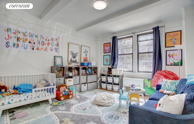 315 W 102 ST