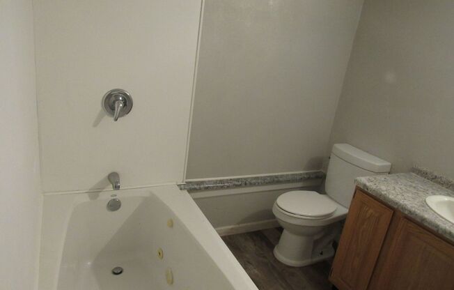 2 beds, 1 bath, $875, Unit 1148 N. Beech St.