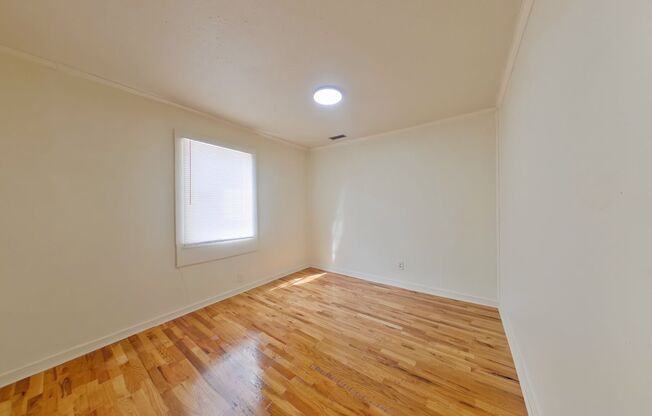 2448 S Holyoke