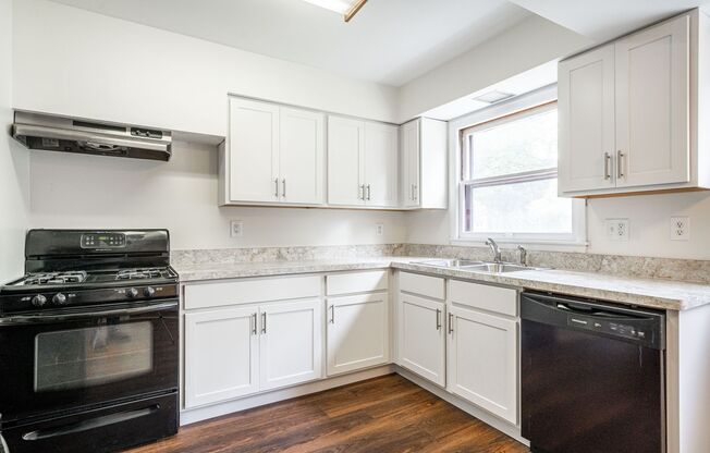 Spacious 3 Bedroom 1Bath Lower Duplex in Perfect Location.
