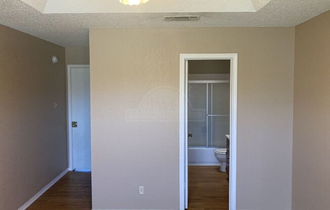 3 beds, 2 baths, $1,250