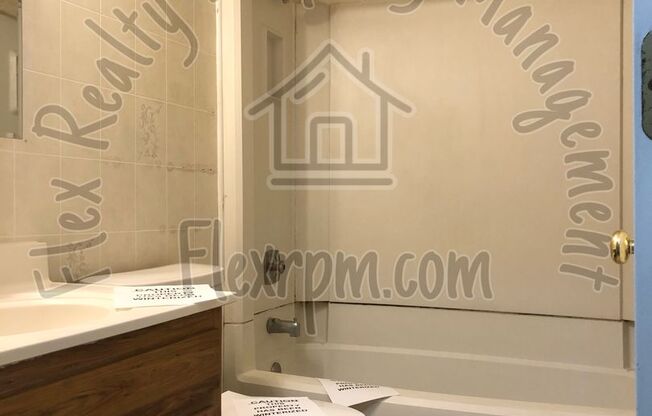 2 Bedroom unit located in Maumee School District
