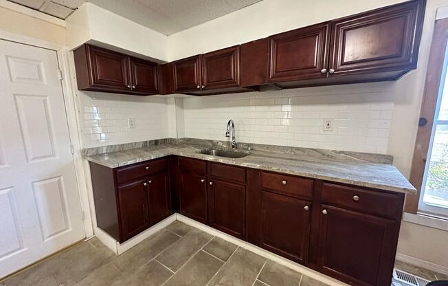 2 beds, 1 bath, $1,450, Unit 1