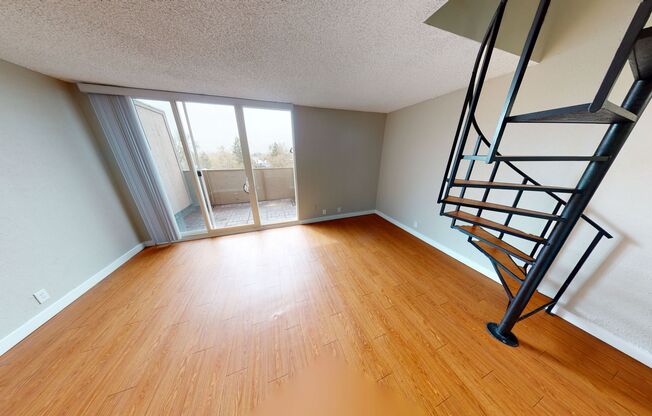 2 beds, 1.5 baths, 928 sqft, $1,795, Unit 1945 Peoria St #503