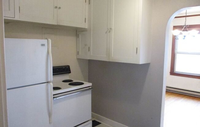 2 beds, 1 bath, 950 sqft, $1,700, Unit 5