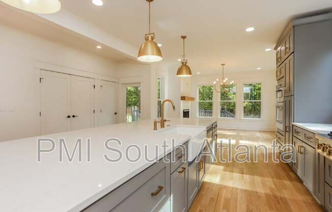 116 3 AVE