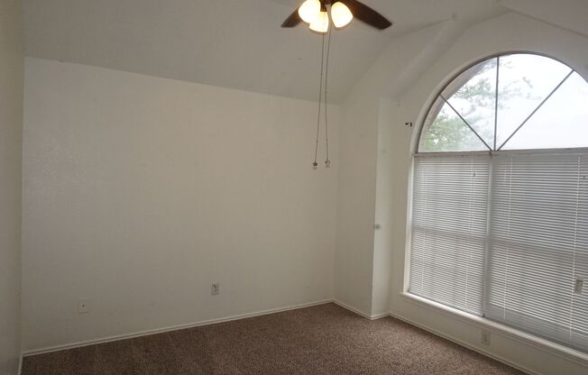 2 beds, 2 baths, $900