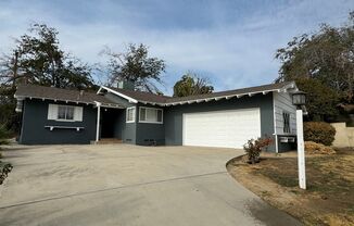 Updated home in the rolling hills of East Bakersfield