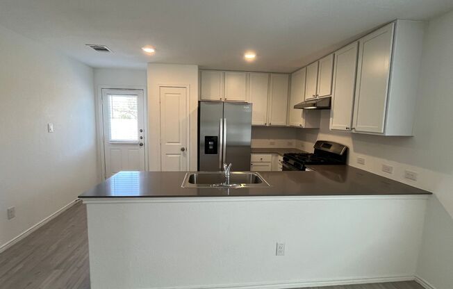 Charming 3-Bedroom Home in Ruby Crossing – Move-In Ready!